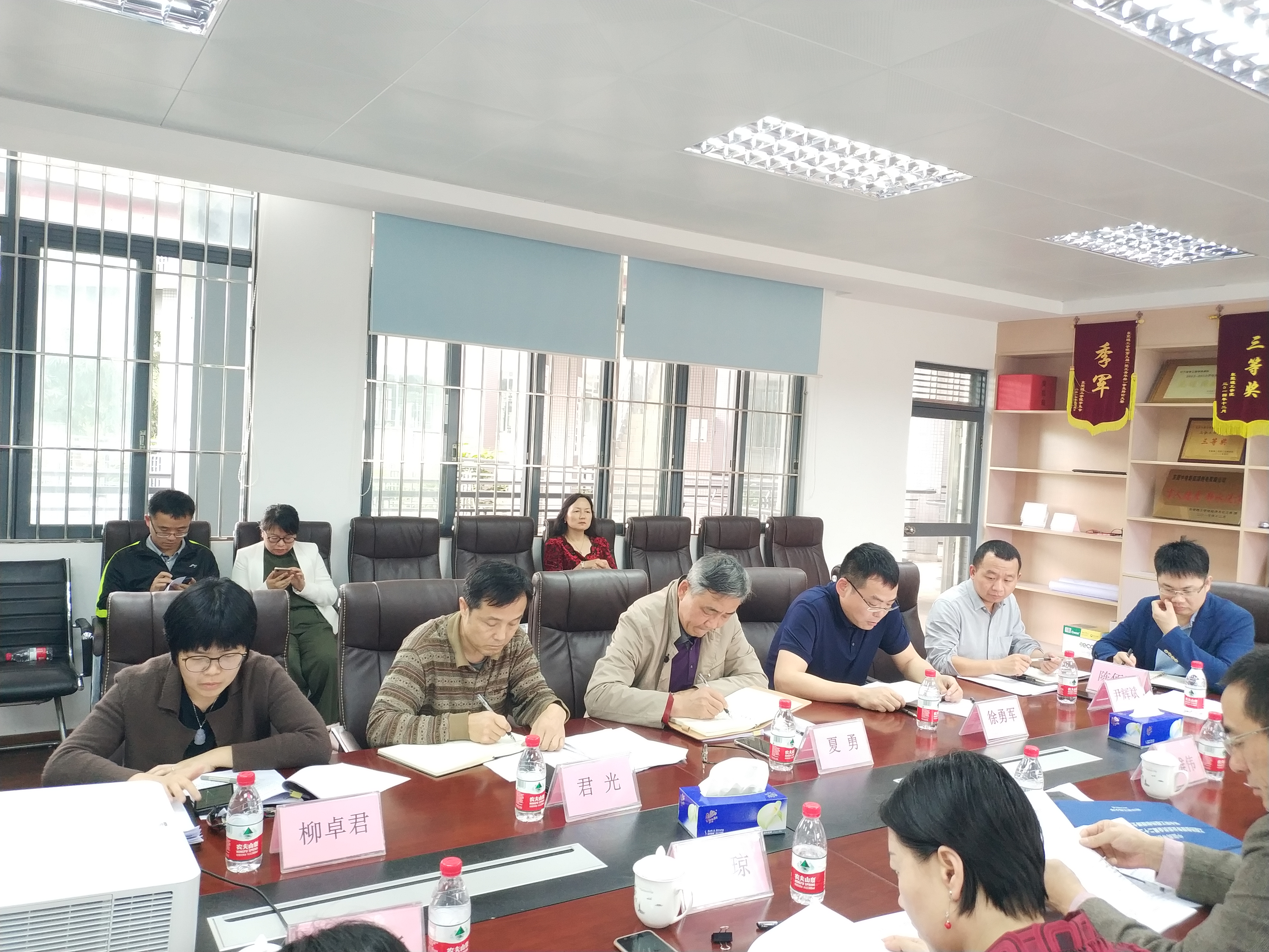 黑料吃瓜网
党总支召开2018年度党员领导干部民主生活会3.jpg