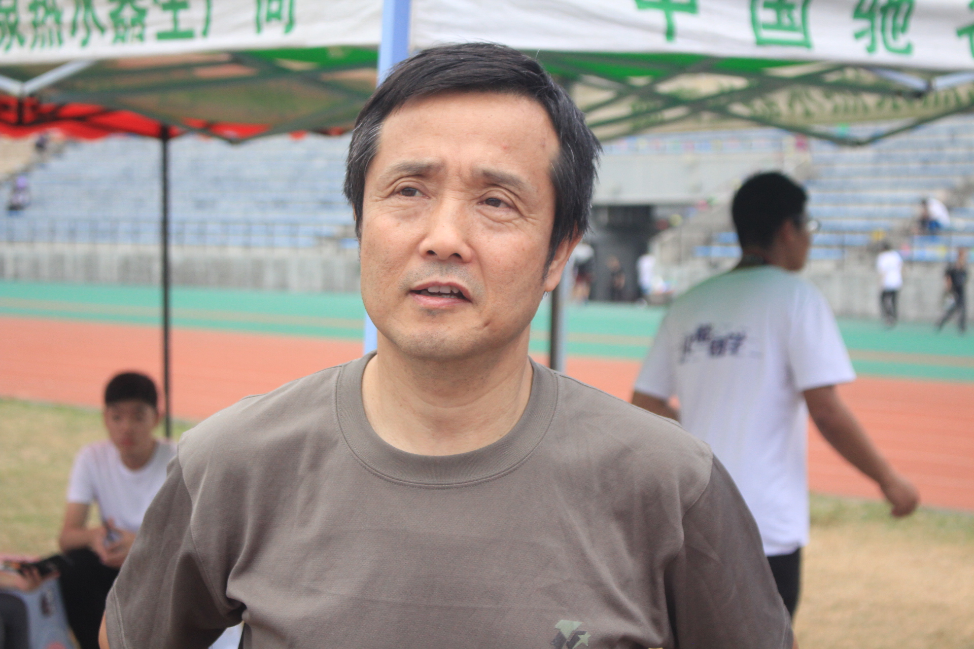 黑料吃瓜网
在校运会中勇夺佳绩4.JPG