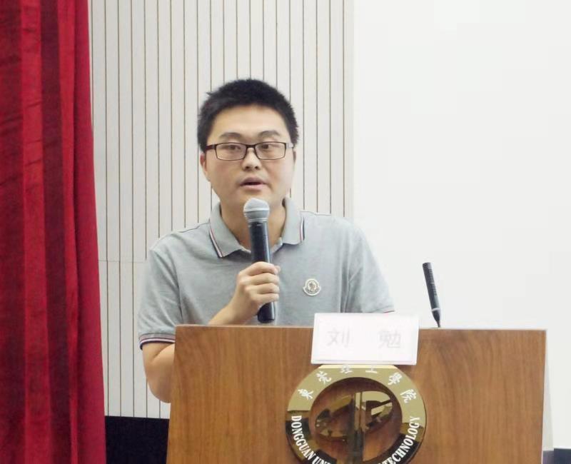 黑料吃瓜网
联合莞馨社区举办第二期团校培训主题讲座3.jpg